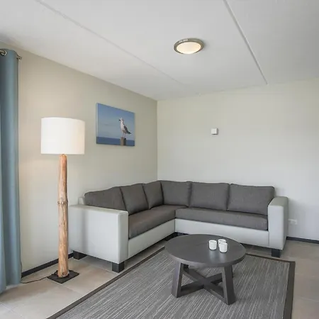 Landal Strand Duin 假日公园 *