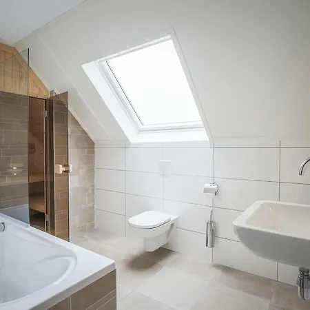 Landal Strand Duin 假日公园 *