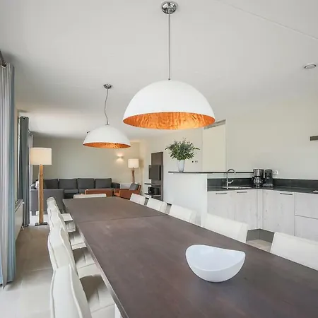 Landal Strand Duin 假日公园 *